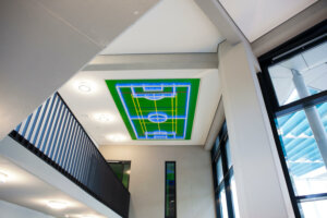 Installation von Rita Kanne in der Jugendherberge Duisburg-Sportpark.