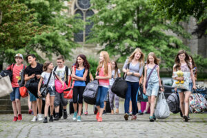 Schüler*innen auf Klassenfahrt