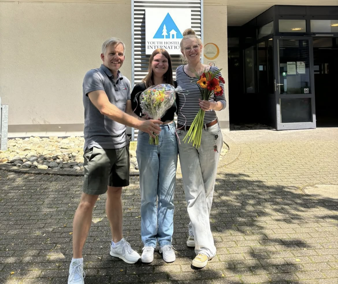 teffen Minas (l.) und Juliane Euskirchen (r) mit Jolin Kirchhoff (m.)